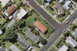 2/19 Sudan Avenue, Milford, Auckland