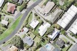 2/20 Philson Terrace, Browns Bay, Auckland
