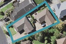 2/40 Channing Crescent, Botany Downs, Auckland