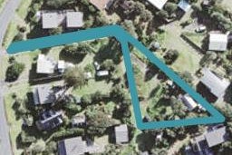 137 Marine Parade North, Piha
