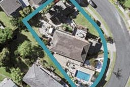 8 Pickwick Parade, Mellons Bay, Auckland