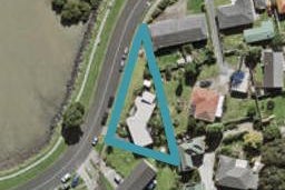 4 Kiwi Esplanade, Mangere Bridge, Auckland
