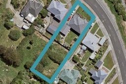 132 Marine Parade, Bluff, Bluff