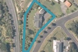 1 Lichen Grove, Russell, Russell