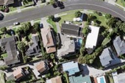 8 McCrystal Avenue, Bucklands Beach, Auckland