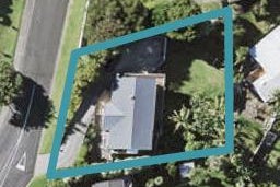 1 Montgomery Crescent, Cockle Bay, Auckland