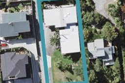 2/11 Parr Terrace, Castor Bay, Auckland