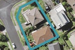 2/2 Pitlochry Place, Highland Park, Auckland
