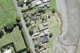 1674 East Coast Road, WHAKATIWAI, MIRANDA
