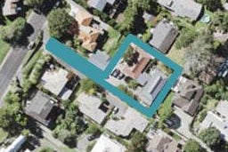2/12A Rossmore Terrace, Murrays Bay, Auckland