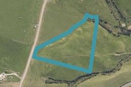 36 Brown Road, Hakaru