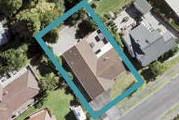20 Taupiko Place, Green Bay, Auckland