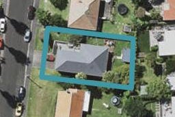 16 Cautley Street, Stanley Point, Auckland