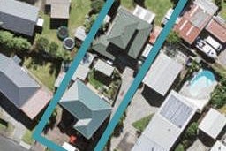 2/21 Montmere Avenue, Te Atatu Peninsula, Auckland