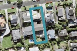 2/19 Ridge Road, Waiake, Auckland