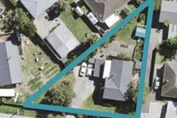6 Parrs Cross Road, Henderson, Auckland