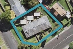 2/1 Mannering Place, Hillcrest, Auckland