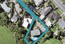 2 Luke Place, Eastern Beach, Auckland