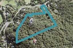 27 Glenesk Road, Piha, New Lynn