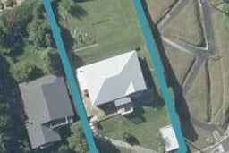 42 Adderley Terrace, Ravensbourne, Dunedin