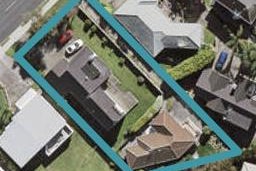 2/114 Ocean View Road, Northcote, Auckland