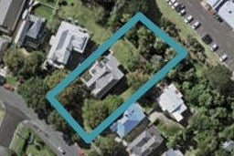14 Waterview Road, Stanley Point, Auckland