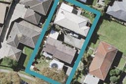 1/20 La Perouse Street, Botany Downs, Auckland