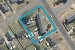 23 Kittyhawk Row, Bulls