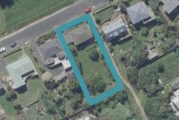 18 Bedford Parade, Brighton, Dunedin