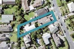 2/126 Churchill Road, Rothesay Bay, Auckland