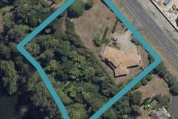 1885 River Road, Flagstaff, Hamilton