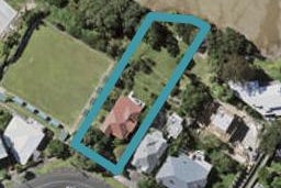 18 Stanley Point Road, Stanley Point, Auckland