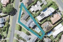 2/2 Kowhai Road, Campbells Bay, Auckland