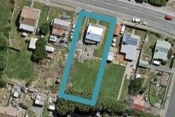 10 Ocean Beach Road, Bluff