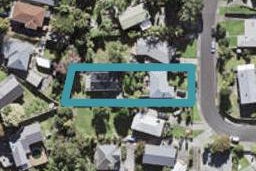 2/16 Thuja Street, Green Bay, Auckland