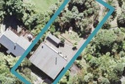 22 Raroa Terrace, Waiatarua, Auckland