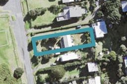 97 Marine Parade North, Piha