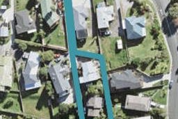 2/156 Carlisle Road, Northcross, Auckland