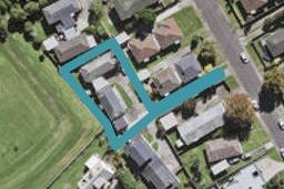 2/12 Mannering Place, Hillcrest, Auckland