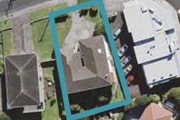 2/89 Pupuke Road, Northcote, Auckland