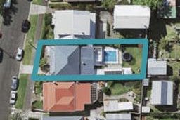 8 Kiwi Road, Stanley Point, Auckland