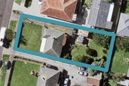 16 Holland Avenue, Point England, Auckland