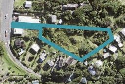 21 Marine Parade South, Piha