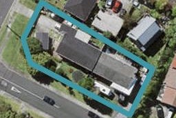2/2 Lavery Place, Sunnynook, Auckland