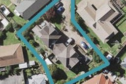 2/7 Camira Place, Botany Downs, Auckland