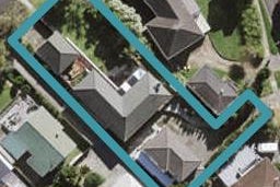2/4 Holland Road, Hillcrest, Auckland
