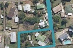 15 Flower Street, Bulls