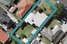 18B Trafalgar RD, Milford, Auckland