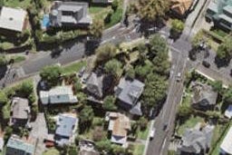 2/2 Council Terrace, Northcote Point, Auckland