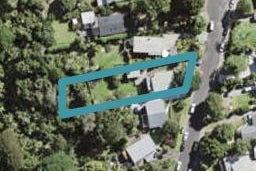 16 Warwick Avenue, Titirangi, Auckland
